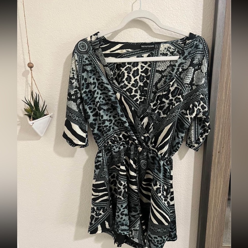 Pretty Little Thing Romper Size 2
